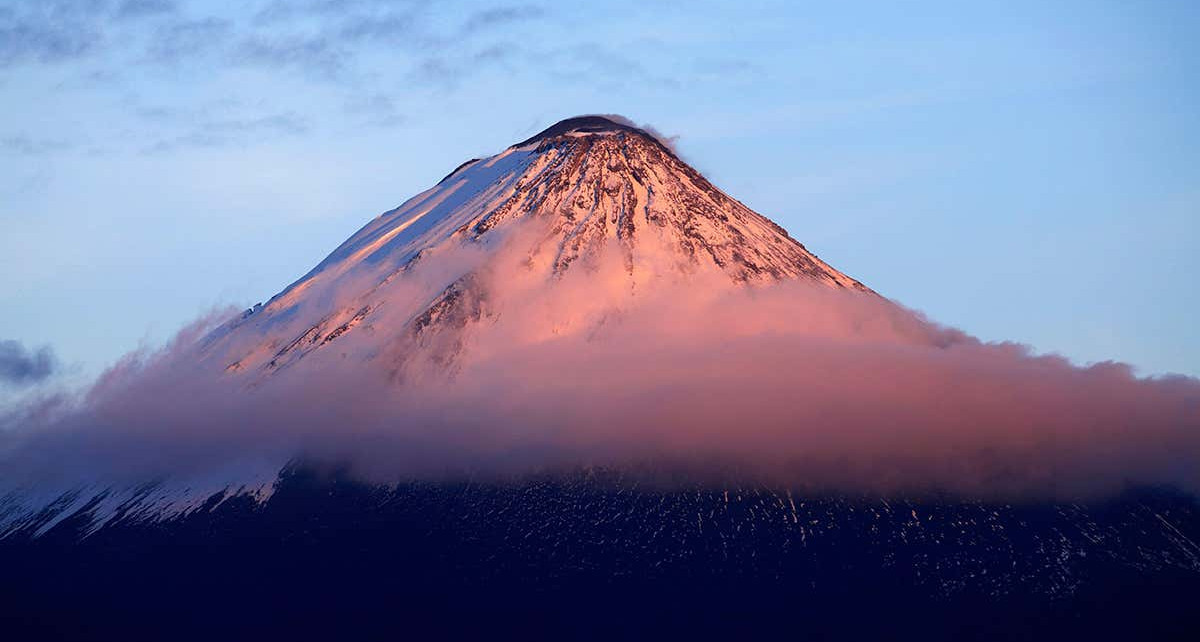 Volcano in Ecuador can trigger avalanches that travel 60 kilometres