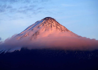 Volcano in Ecuador can trigger avalanches that travel 60 kilometres