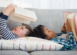 Cognitive decline: Books in childhood home help avoid mental ageing