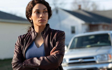 Dopesick -- &quot;The 5th Vital Sign&quot; - Episode 103 -- Doctor Finnix begins to taper Betsy off OxyContin, Bridget sees the toll the drug is taking on communities, Rick and Randy investigate the world of ???pain societies???, and with sales climbing, Richard Sackler makes bigger plans for his new drug. Bridget (Rosario Dawson), shown. (Photo by: Gene Page/Hulu)