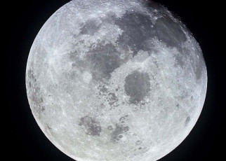 The moon: Magnetic field may have been disrupted by huge sinking rocks