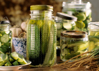 Homemade Cucumber Pickles in Jars