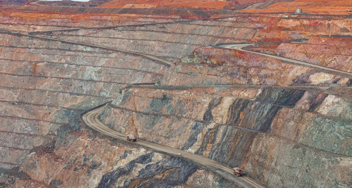 The Super Pit is Australia???s largest open pit gold mine, producing around 850,000 ounces of the precious metal annually.