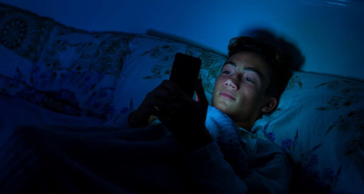 Boarding school rules on phones and bedtimes help teens get more sleep