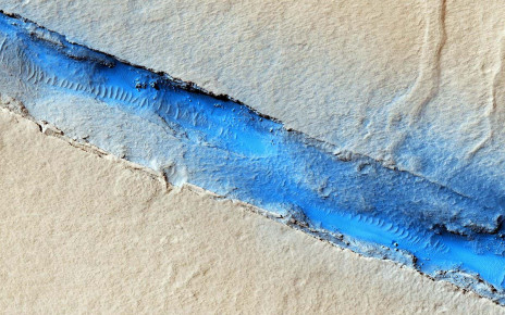 Mars may have a huge plume of hot rocks rising towards its surface