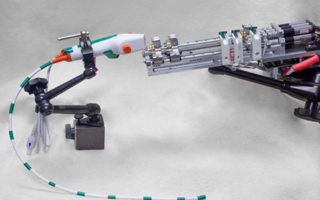Robot guides needle into lungs more accurately than human doctors