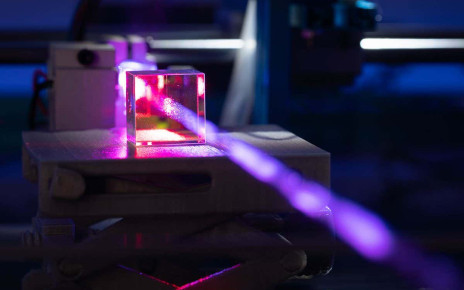 Lasers used to throw and catch single atoms for first time