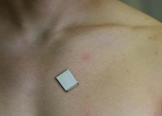 Skin patch makes ultrasound images of your heart as you move