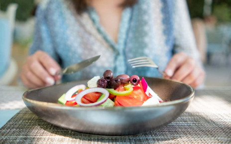 Intermittent fasting: Only eating between 7am and 3pm helps people with obesity lose weight