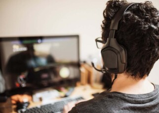 AI is listening in on gamer chat for toxic and abusive language