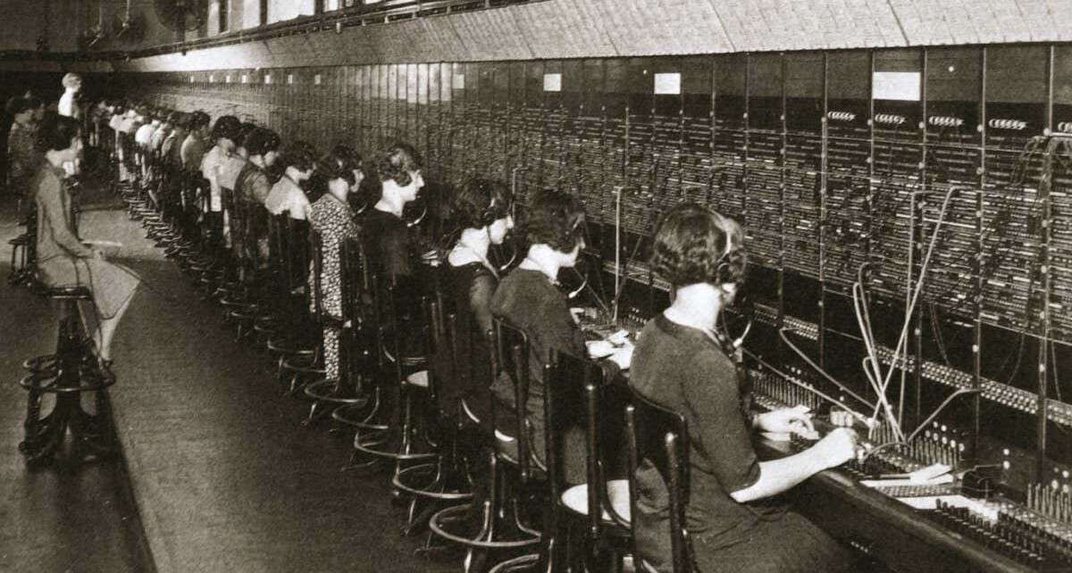 DDYEX8 Inside a New York telephone exchange, USA, early 1930s. Artist: Unknown