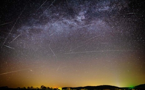 Shooting stars during the 2020 Lyrids meteor shower