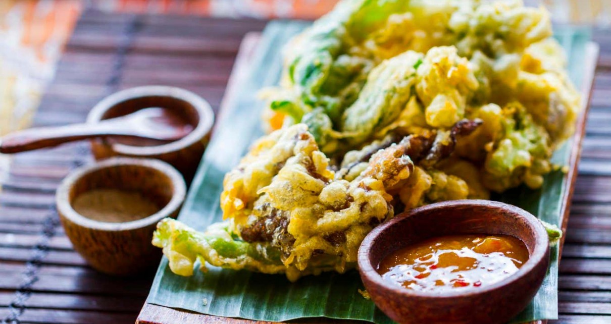 Indonesian vegetables tempura traditional recipe. City of Yogyakarta, Java island, Indonesia, Asia. (Photo by: Mikel Bilbao/VW PICS/Universal Images Group via Getty Images)