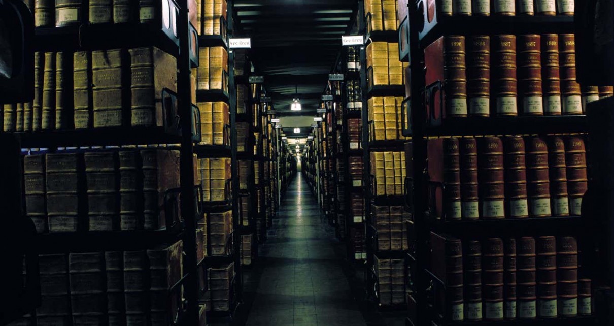 Deposito Archivio Apostolico Vaticano "scaffali in ferro" Vatican Apostolic Archive Depository "iron shelves"