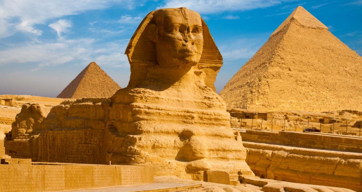 Full profile of Great Sphinx