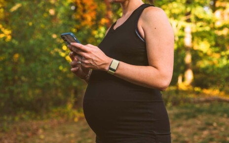 Strap that tracks heart rate in pregnancy may predict premature births