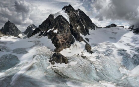 Stark mountain landscapes exposed in Canada as glaciers shrink