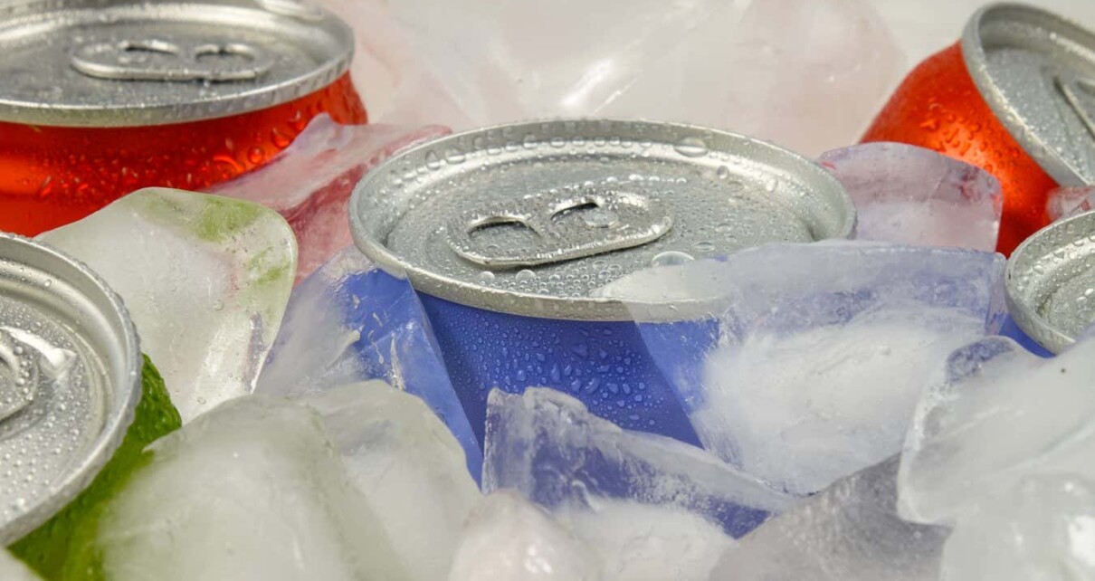 Cooling and storing aluminium cans