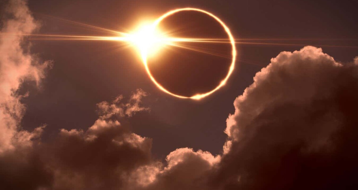 Total eclipse of the Sun. The moon covers the sun in a solar eclipse.