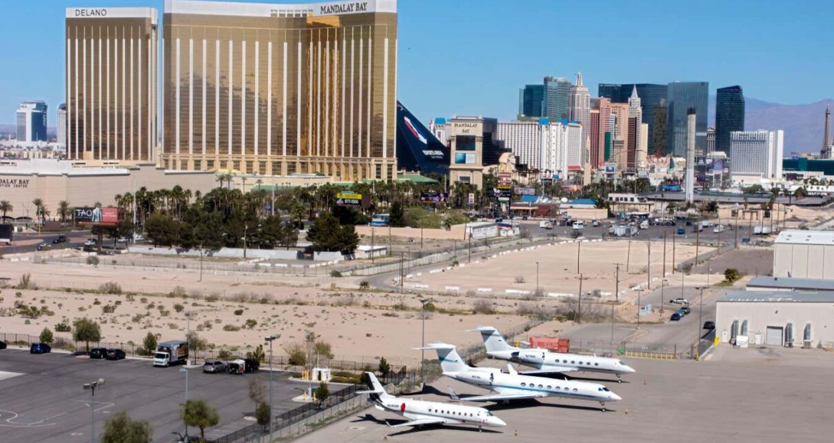 WW4018 Planes at Las Vegas airport