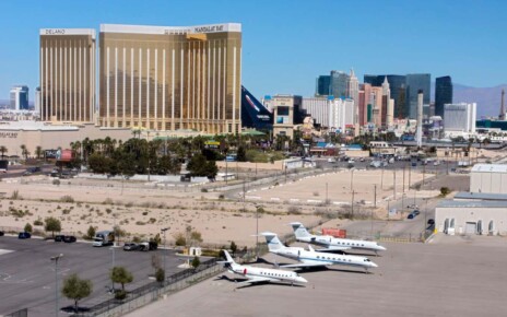 WW4018 Planes at Las Vegas airport